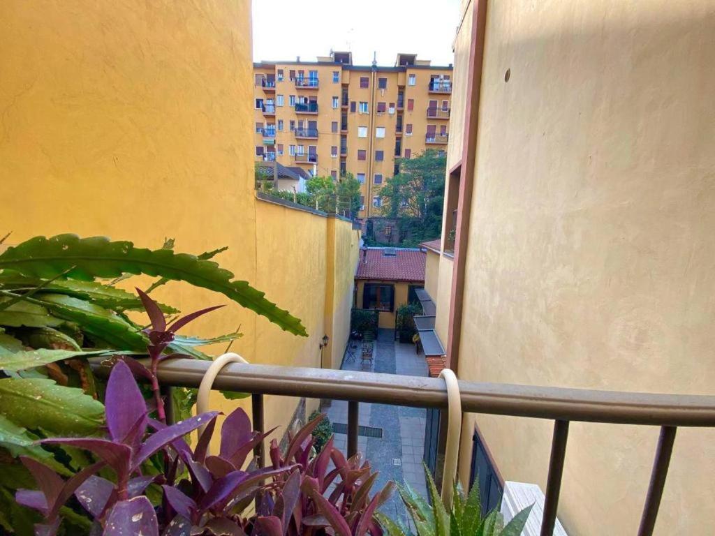 Conte Rosso House, Con Doppia Terrazza In Coorte Tranquilla A Due Passi Da Stazione E Metropolitana Lambrate Apartment Milan Exterior photo